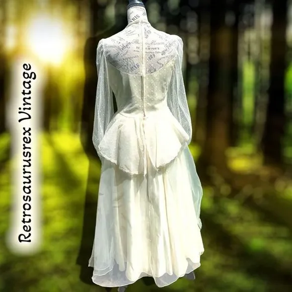 VINTAGE 1950’s Pinup Peplum Pearl Satin & Lace Wedding Gown, Medium - Picture 6 of 12